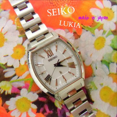 【LUKIA】飽きのこないシンプルデザイン