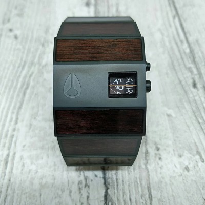 【NIXON】遊び心満載なROTOLOG