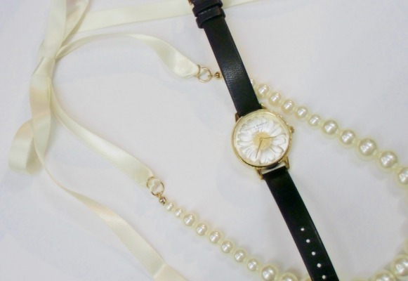 【OLIVIA BURTON】デイジー×イエローゴールドもかわいい♪